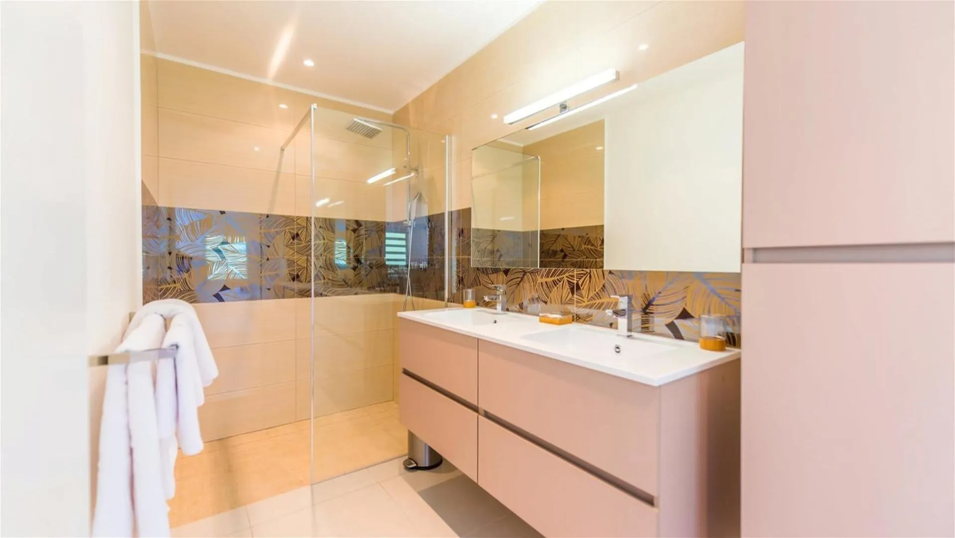 Lovely Villa With Lush Garden St. Barthelemy Saint-Barthelemy